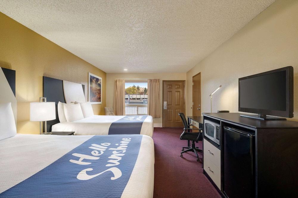 Days Inn By Wyndham Bend Exterior foto