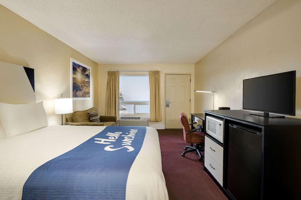 Days Inn By Wyndham Bend Exterior foto
